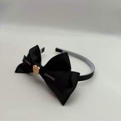 Fiyonk Detaylı Kalp Charm'lı Taç