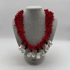 Kırmızı Mercan Görünümlü İnci Detaylı Statement Kolye