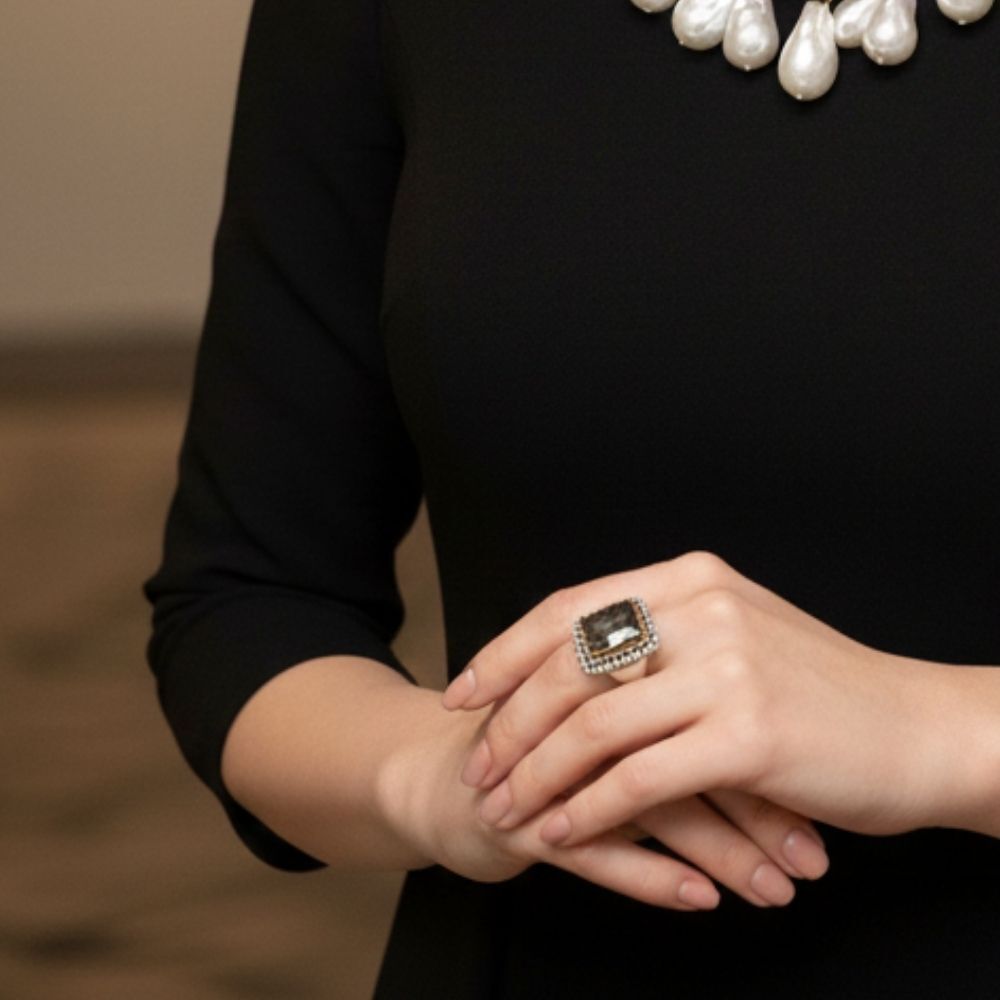 Siyah Taş Detaylı Kare Form Statement Yüzük