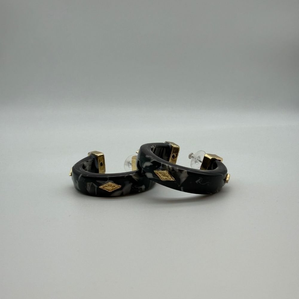 Siyah Mermer Dokulu Altın Detaylı Halka Küpe