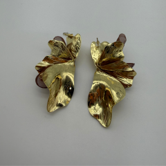 Gold Organze Detaylı Çiçek Küpe