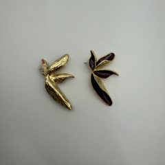 Bordo Mine Detaylı Gold Küpe