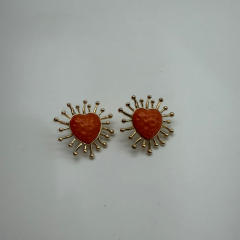 Turuncu Kalp Taş Detaylı Güneş Form Küpe
