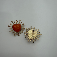 Turuncu Kalp Taş Detaylı Güneş Form Küpe