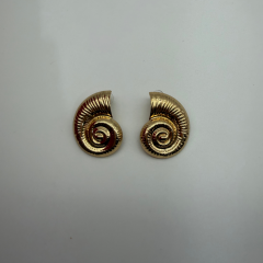 Gold Spiral Deniz Kabuğu Form Küpe