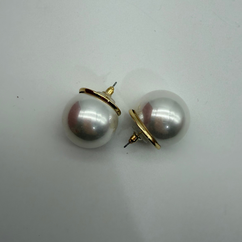 Gold Çerçeveli Büyük İnci Form Küpe