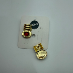 Gold Detaylı Kırmızı Cam Taşlı Modern Küpe