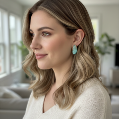 Gold Çerçeveli Yeşil Doğal Taş Görünümlü Küpe