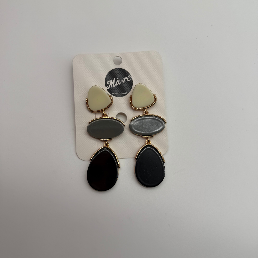 Çok Katmanlı Organik Form Gold Çerçeveli Küpe