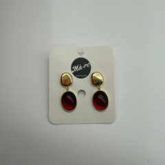 Kırmızı Taş Detaylı Gold Sallantılı Küpe