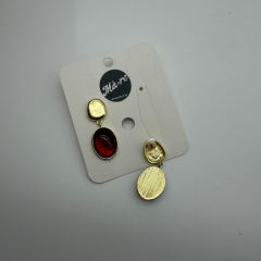 Kırmızı Taş Detaylı Gold Sallantılı Küpe