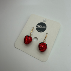 Taşlı Çilek Figürlü Sallantılı Küpe