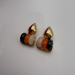 Gold Damla Detaylı Çok Taşlı Küpe