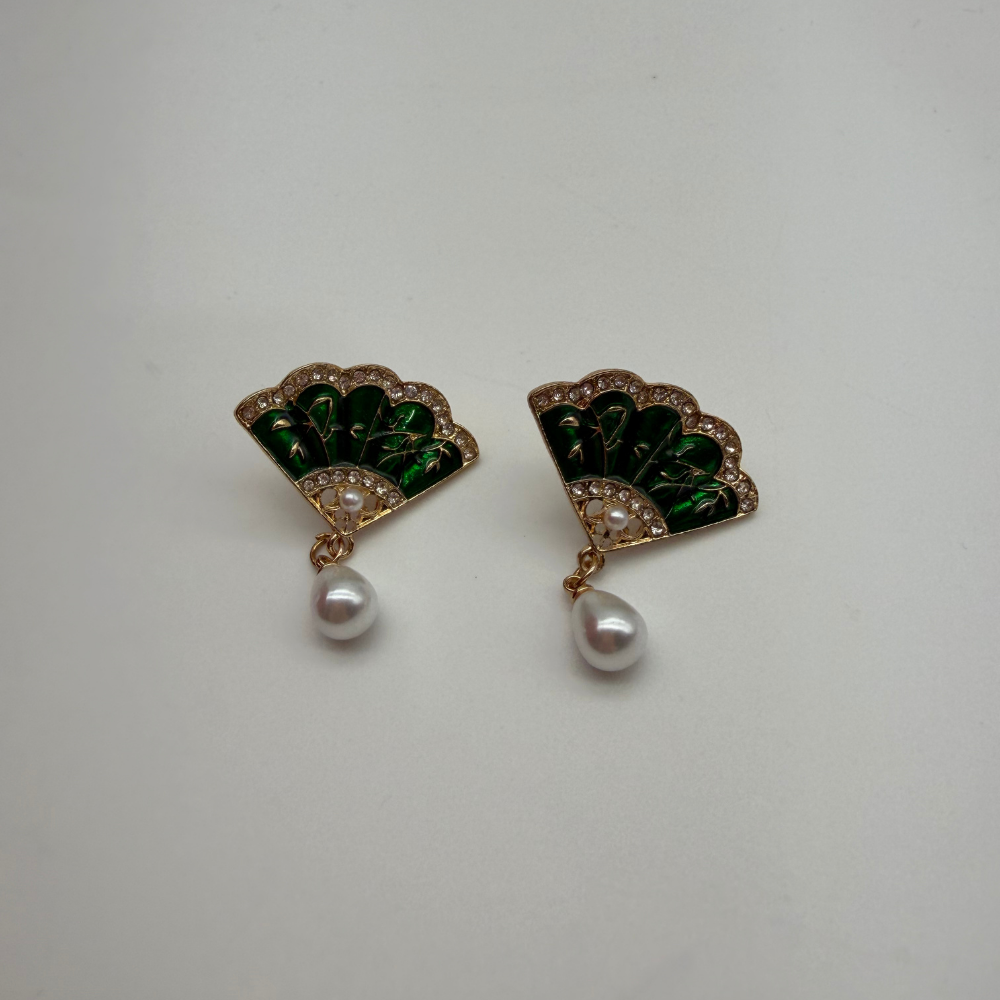 Yeşil Mine Detaylı İnci Sallantılı Küpe