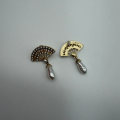 İnci Detaylı Yelpaze Formlu Sallantılı Küpe