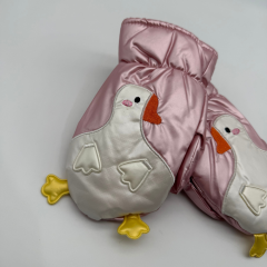 Penguen Figürlü Pembe Şişme Çocuk Eldiveni