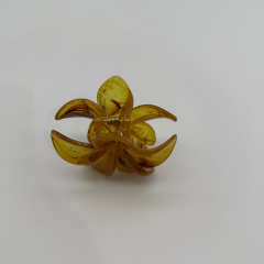 Bal Rengi Mermer Desenli Çiçek Formlu Mandal Toka