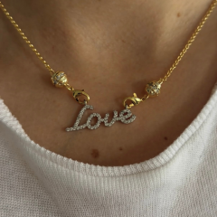 Zirkon Taşlı “Love” Yazılı Kolye
