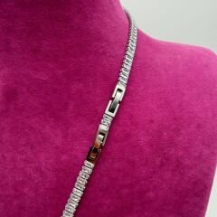 Gümüş Renk Baget Taşlı Çelik Su Yolu Kolye