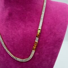 Gold Detaylı Çelik Baget Taşlı Su Yolu Kolye