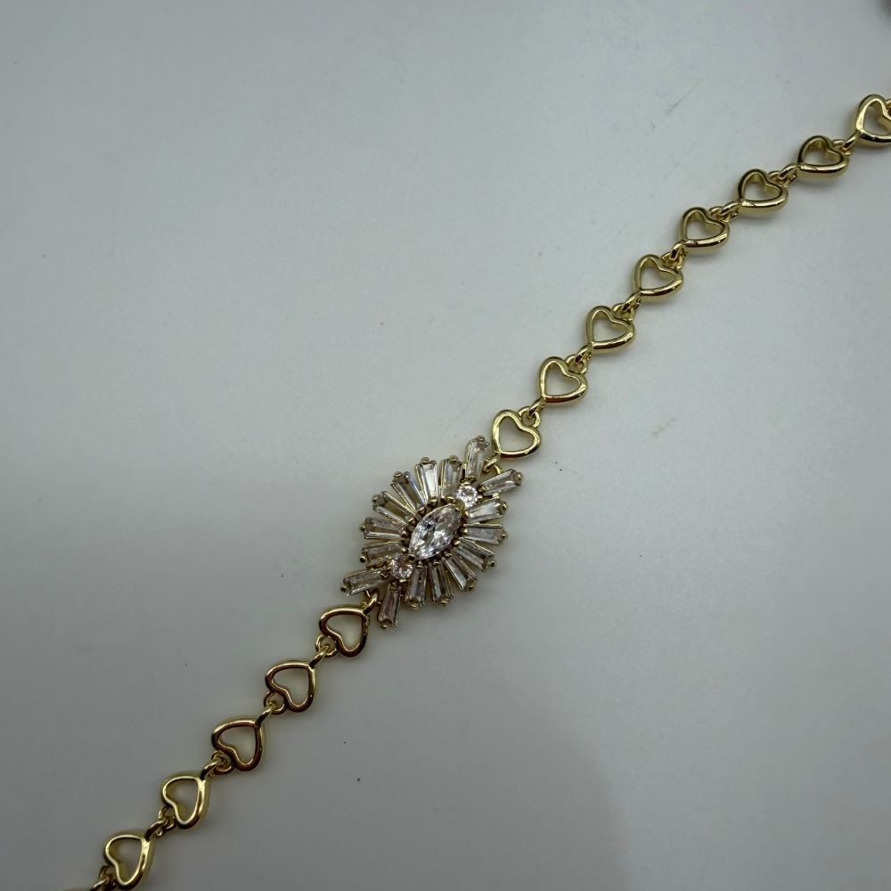 Kalp Zincir Detaylı Taşlı Gold Çelik Bileklik