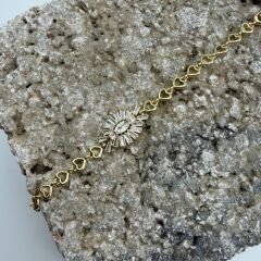 Kalp Zincir Detaylı Taşlı Gold Çelik Bileklik