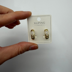 Çelik Altın Renk Taşlı Küpe