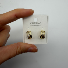 Xuping Çelik Taşlı Geçmeli Form Küpe