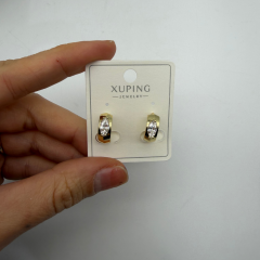 Xuping Oval Taş Detaylı Çelik Gold Küpe