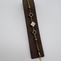 Mare Accessories | Hasır Zincir Yonca Figürlü Çelik Bileklik