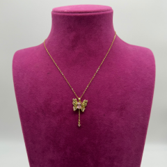 Mare Accessories | Altın Rengi Kelebek Figürlü Sallantılı Çelik Kolye