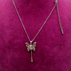 Mare Accessories | Gümüş Rengi Kelebek Figürlü Sallantılı Çelik Kolye