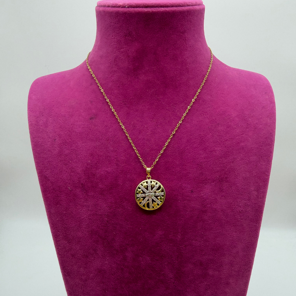 Ay Yıldız Detaylı Madalyon Figürlü Gold Çelik Kolye - 45 cm