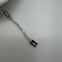 Dikdörtgen Zirkon Taş Detaylı Su Yolu Bileklik