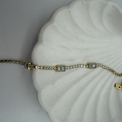 Gold Dikdörtgen Zirkon Taş Detaylı Su Yolu Bileklik