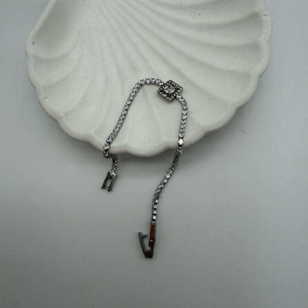 Kare Taş Detaylı Zirkon Su Yolu Bileklik