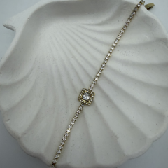 Gold Kare Taş Detaylı Zirkon Su Yolu Bileklik