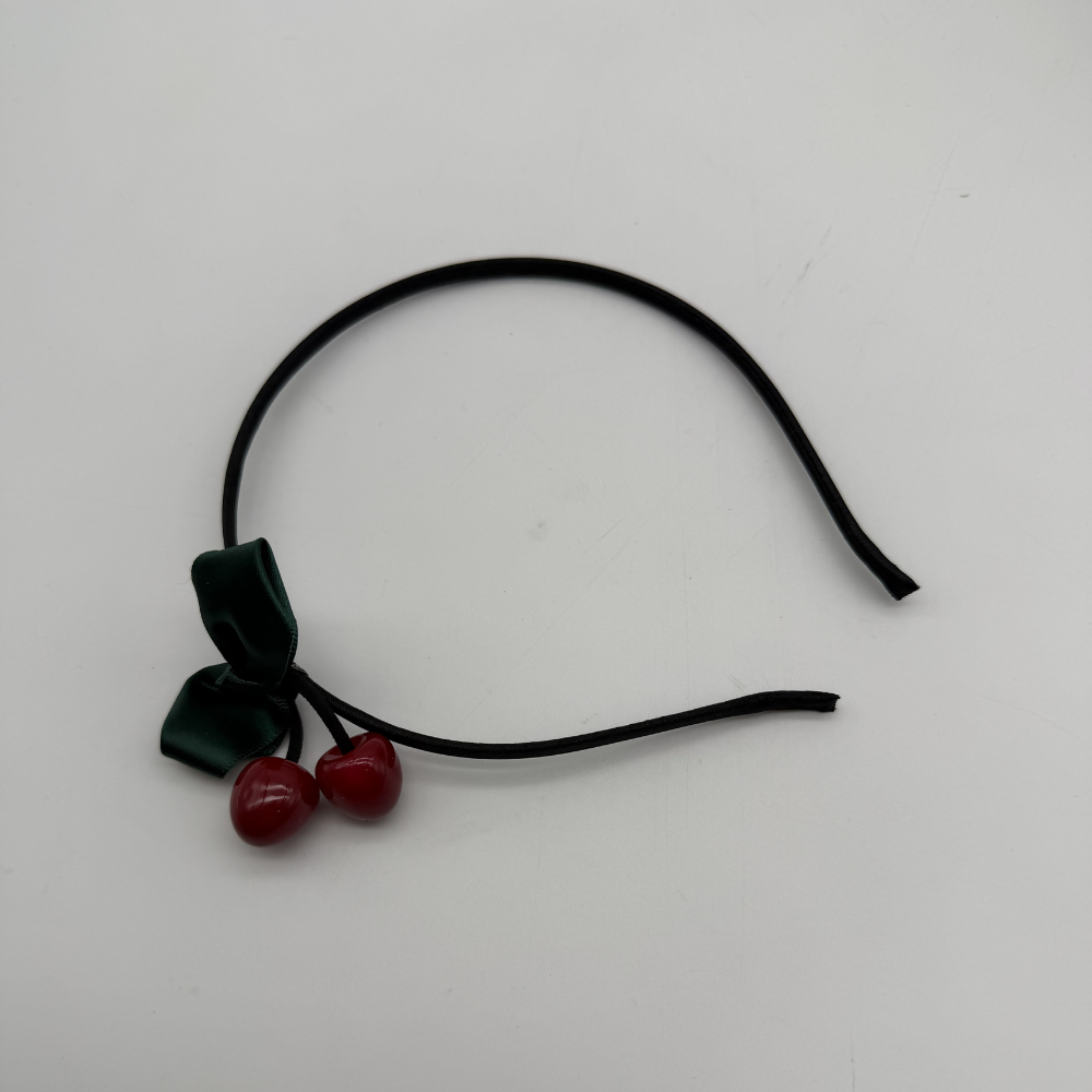 Kiraz Detaylı Fiyonk Çocuk Taç